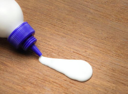 Guia prático: como escolher o frasco para cola ideal